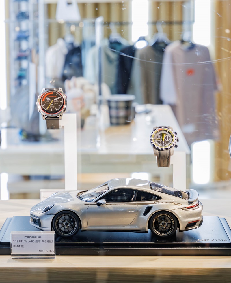 台灣保時捷歡慶Porsche NOW 新店裕隆城全新概念店盛大開幕