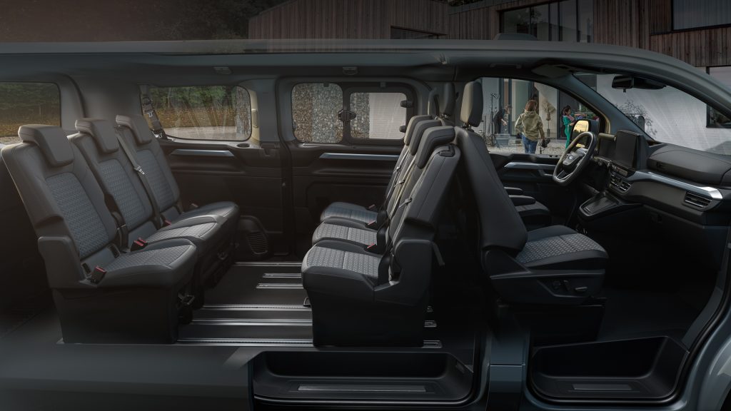 The All-New Ford Tourneo Custom福特旅行家25年式全新到港