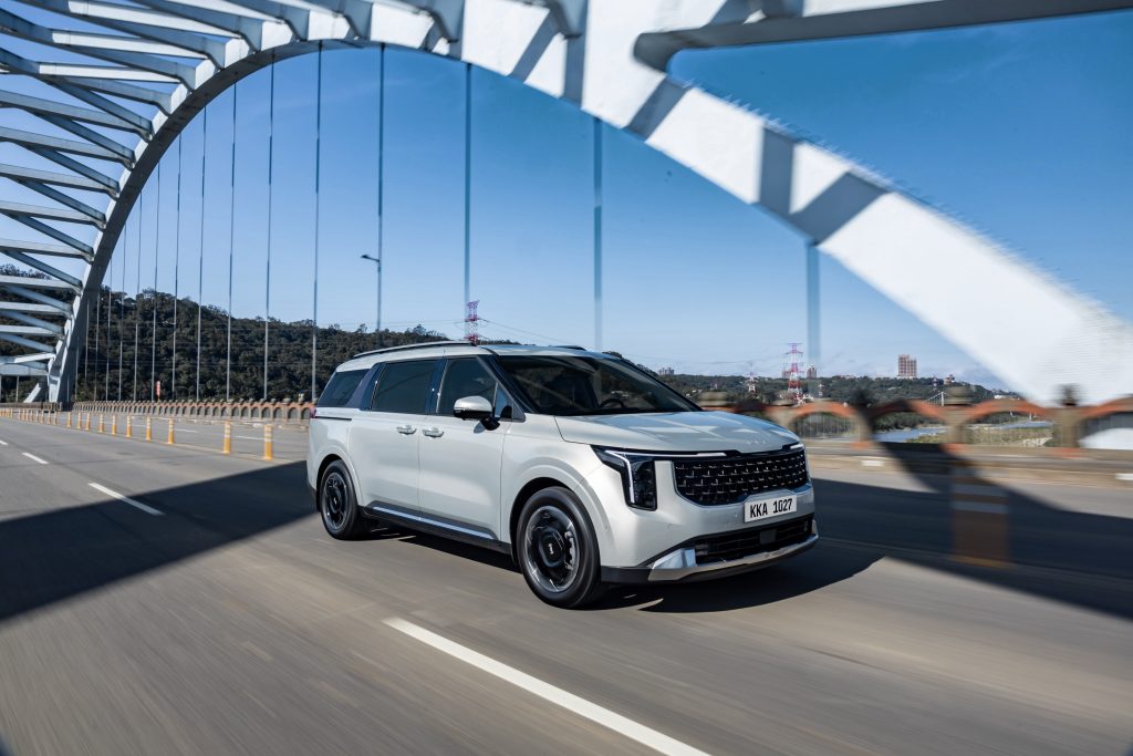 Kia全功能豪華休旅The new Carnival 連續四年榮獲車訊風雲獎「最佳進口大型MPV」