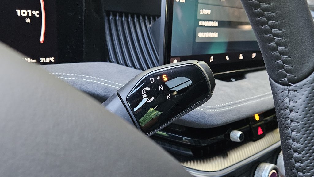 Skoda Superb Combi 2.0TSI 4x4 Sportplus 2025試駕│可剛可柔兩相宜