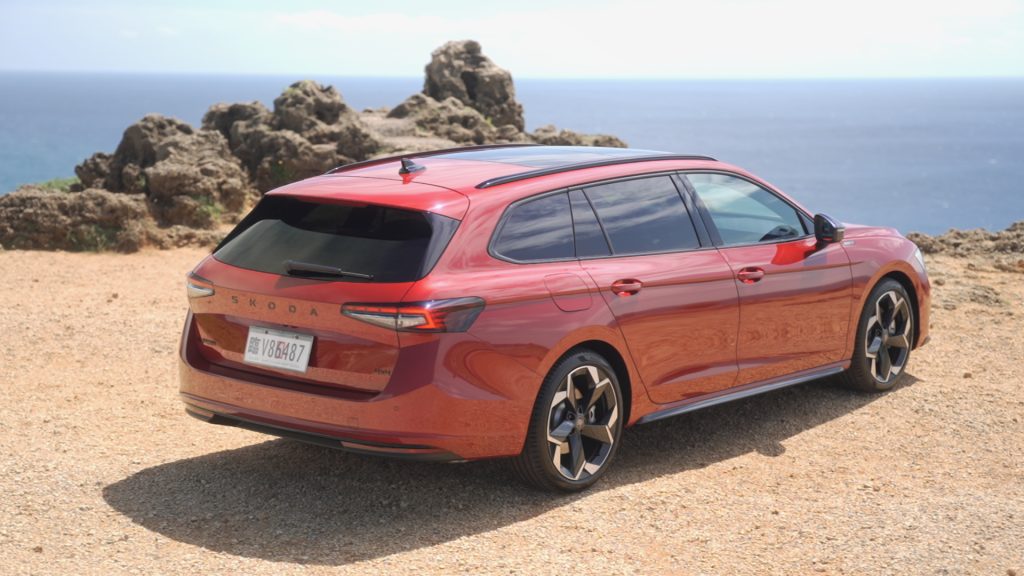 Skoda Superb Combi 2.0TSI 4x4 Sportplus 2025試駕│可剛可柔兩相宜