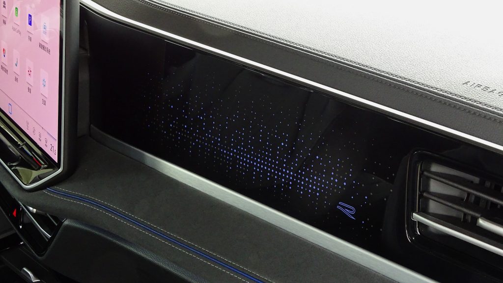 2025 VW Passat Variant 330TSI R-Line 試駕│享受、實用滿點