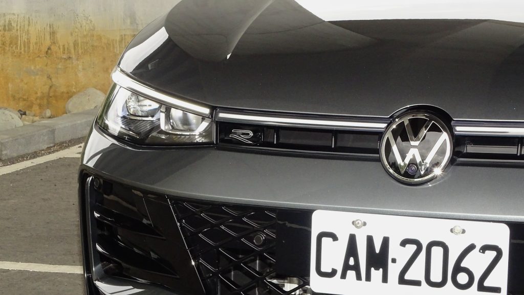 2025 VW Passat Variant 330TSI R-Line 試駕│享受、實用滿點