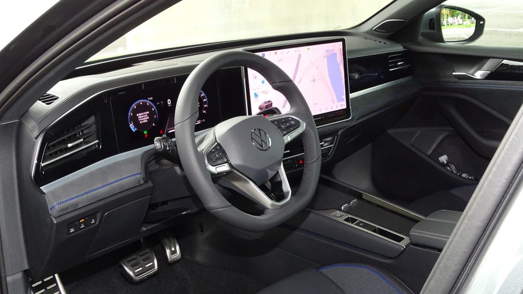 2025 VW Passat Variant 330TSI R-Line 試駕│享受、實用滿點
