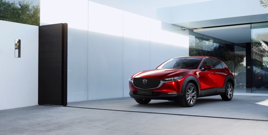 MAZDA3 限時標配 ALH 智慧型頭燈/ CX-30 限時標配前擋投影式全彩 HUD