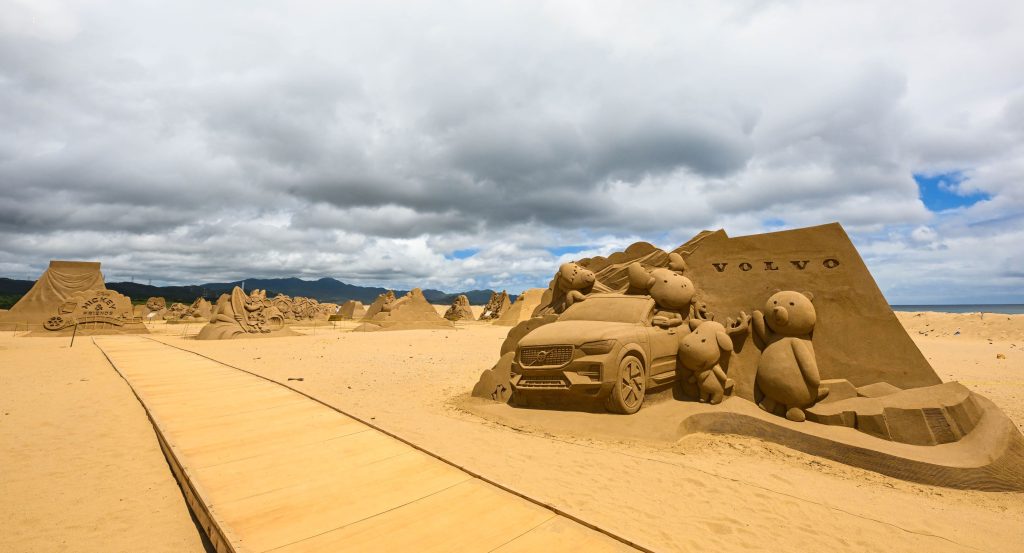 VOLVO 首度於「2025 福隆國際沙雕藝術季」登場 創造今夏最熱門打卡聖地
