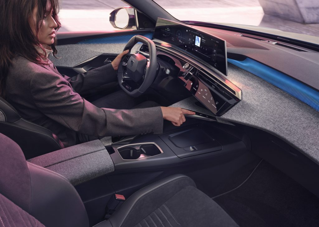 PEUGEOT 3008 / 5008 HYBRID 正式上市｜Fastback 跑旅型格 × 國產 SUV 價格帶震撼登場