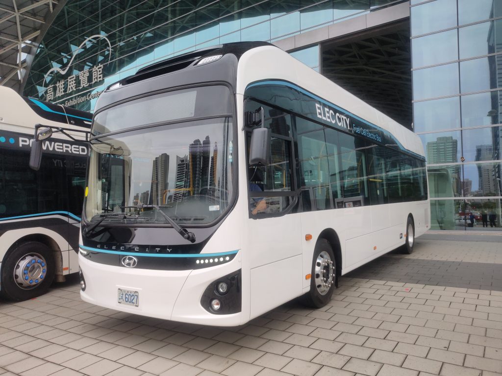 HYUNDAI ELEC CITY FCEV 領航淨零未來！亮相 2025 台灣氫能與電動大客車論壇