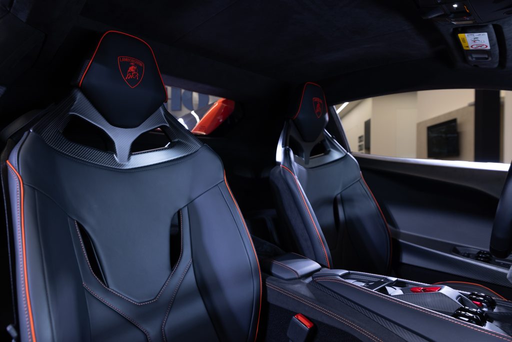 Lamborghini Temerario Alleggerita輕量化V8混合動力跑車首度登臺，重新定義性能標竿