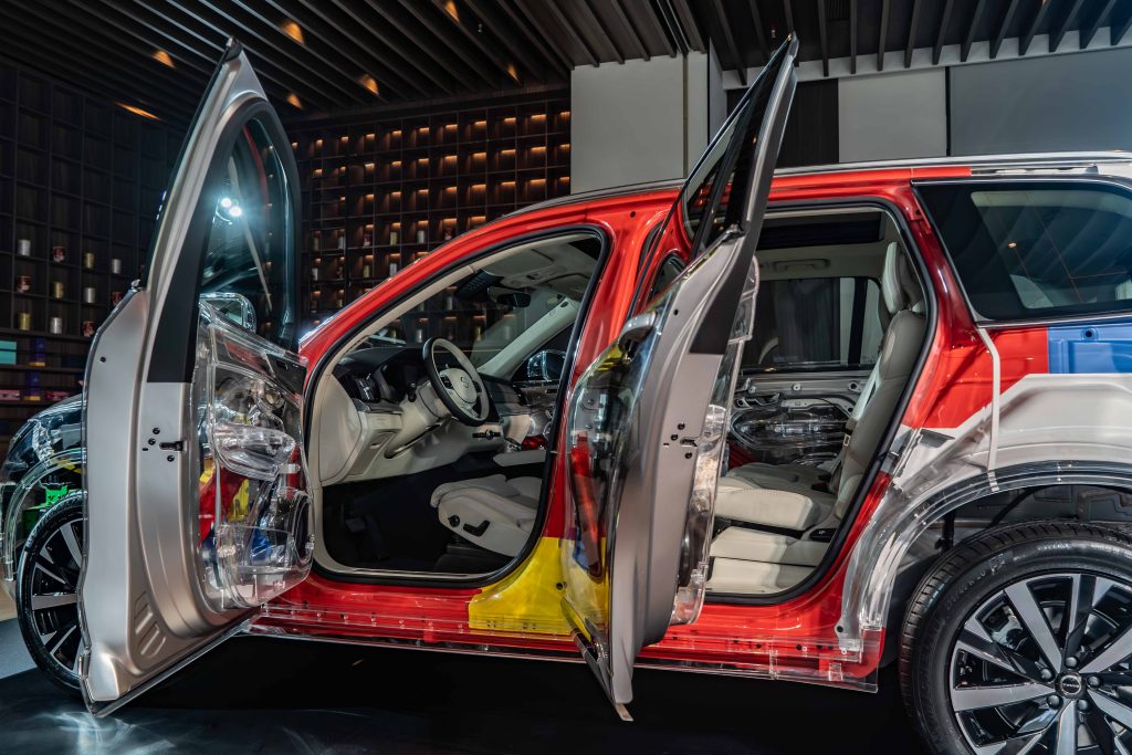 眼見為憑！Volvo The New XC90透明結構概念車首度登台，重新定義豪華七人座安全標竿