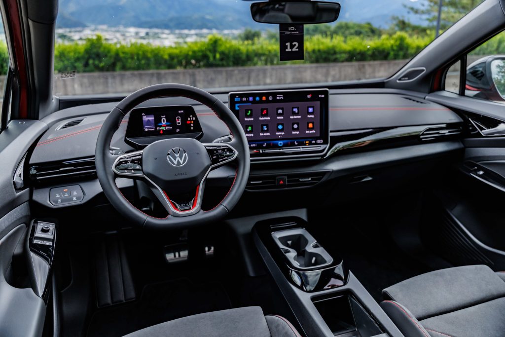 Volkswagen 純電 ID.5 Pro S 橫跨台灣南北僅花 <noscript><img decoding=
