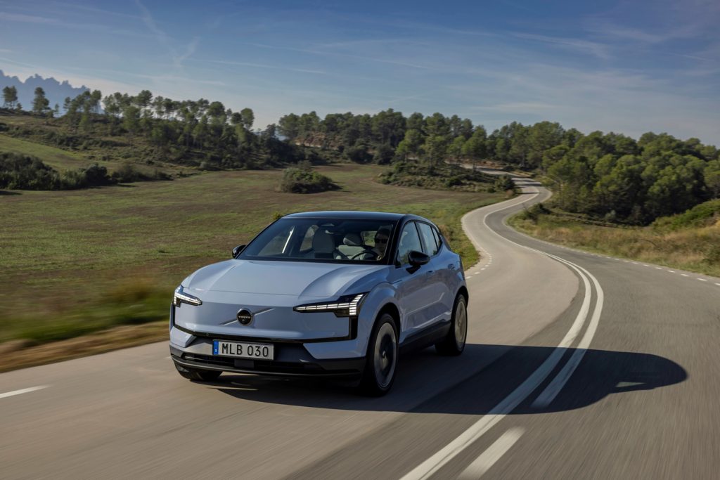Volvo EX30 單馬達 Core / Plus 正式登場｜272hp 馬力＋長續航，139.9 萬起入主純電小鋼炮！