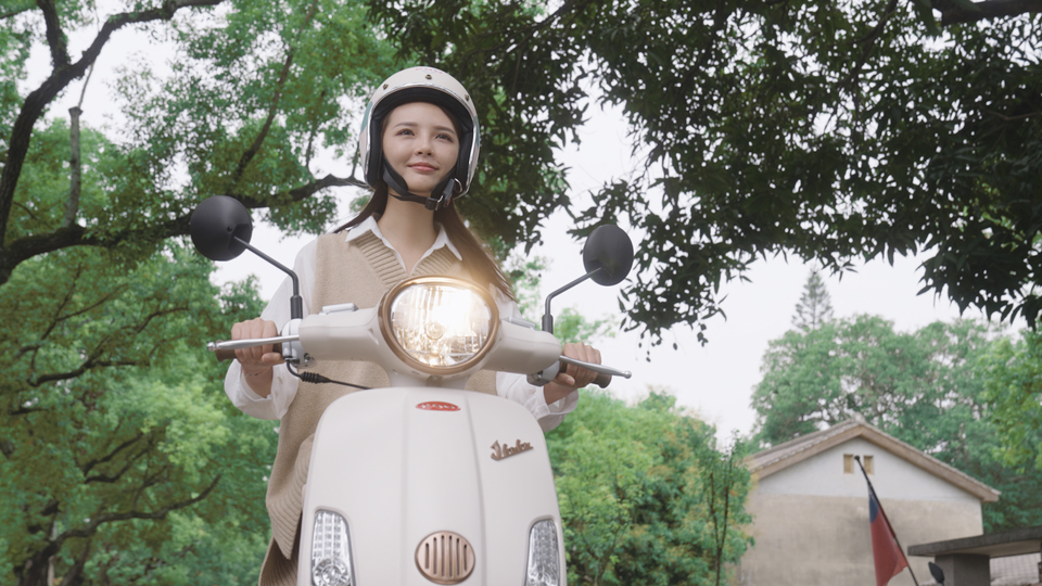暑期人氣車款 J-bubu 女大生首選登場！最高補助 ,300 輕鬆入手夢幻機車
