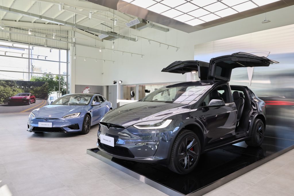 全新升級 Model S / X 登場！Tesla S3XY 車系齊聚台灣震撼亮相