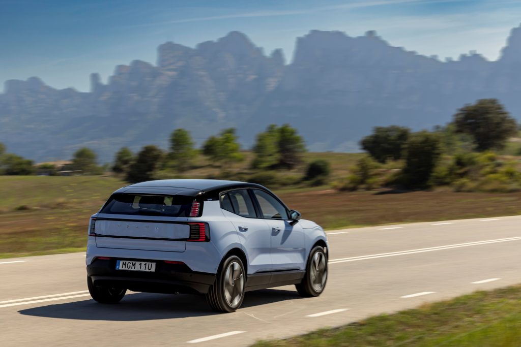 Volvo EX30 單馬達 Core / Plus 正式登場｜272hp 馬力＋長續航，139.9 萬起入主純電小鋼炮！