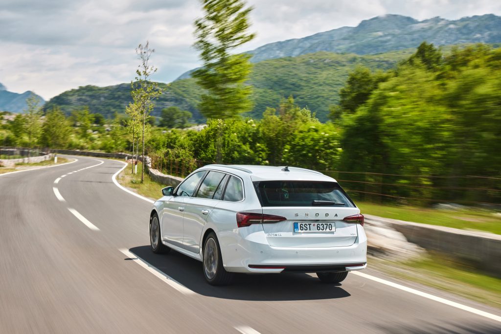 歐洲冠軍旅行車登場｜Škoda Octavia Combi 2.0 TSI 4x4 同級唯一四驅霸氣上市