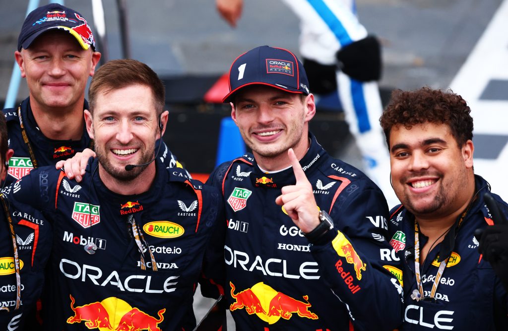 Max Verstappen再寫紀錄！亞塞拜然封王，生涯第六次F1大滿貫勝利