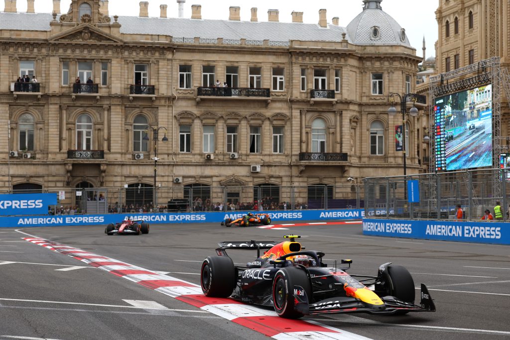 Max Verstappen再寫紀錄！亞塞拜然封王，生涯第六次F1大滿貫勝利