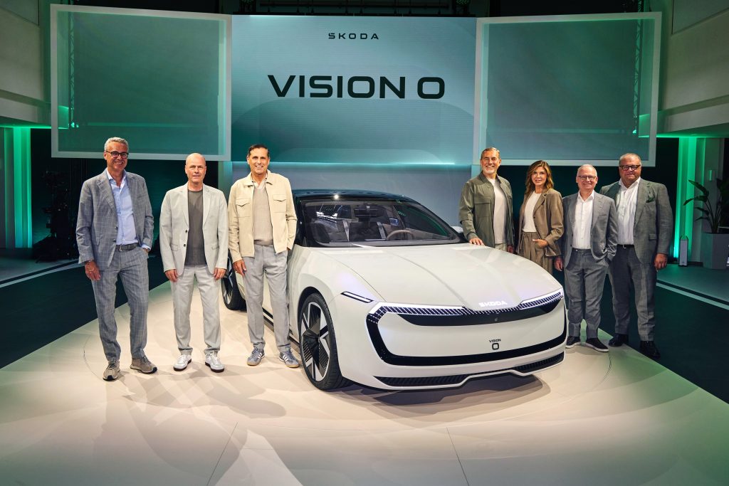 Škoda Vision O 概念車全球首演｜智慧科技結合旅行車未來美學