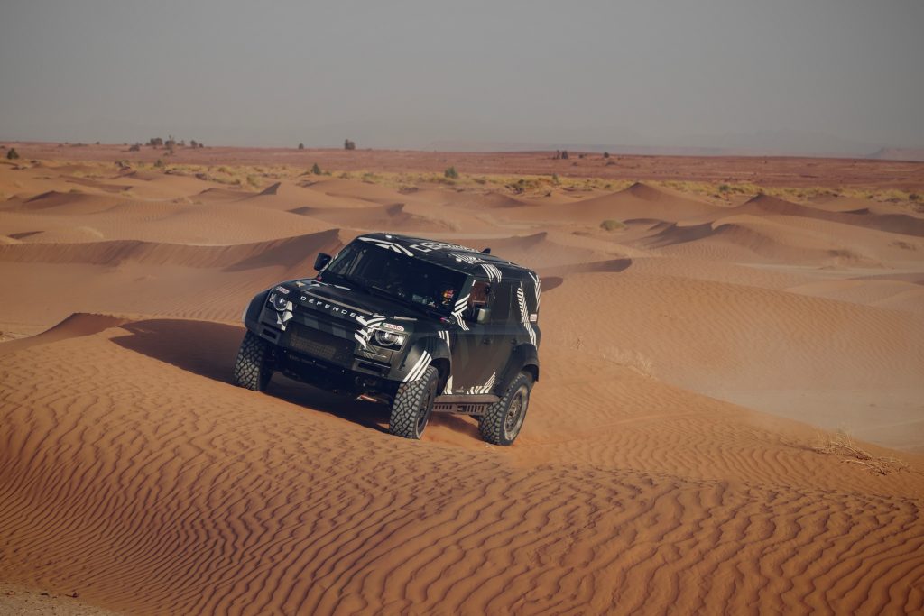 Defender Rally車隊迎新任領隊｜DAKAR D7X-R競賽車完成撒哈拉極限測試