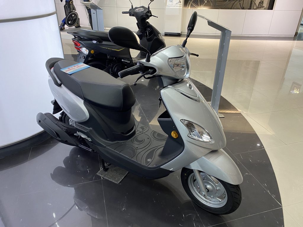 三陽工業捐贈100台機車 攜手親慈慈善會助花蓮重建 總金額逾1500萬元