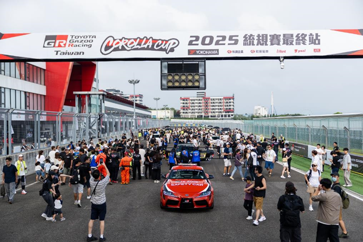 Corolla Cup 2025最終站盛大落幕｜豐田章男領ROOKIE Racing震撼登台嗨翻全場！