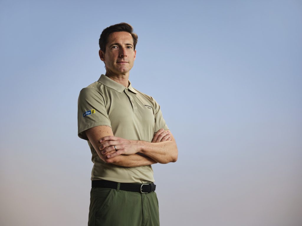 DEFENDER DAKAR D7X-R 全新競賽塗裝亮相！瞄準 2026 達卡拉力賽震撼登場