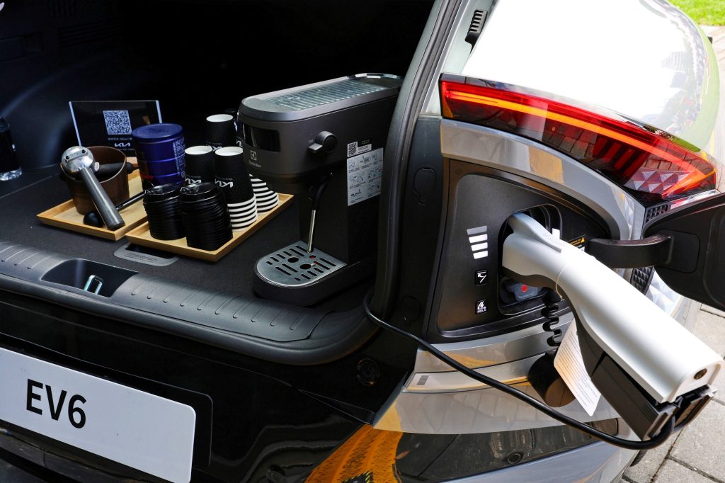 Kia響應台馬文化交流｜共襄盛舉「2025馬來西亞文化日」＋啟發未來全台巡迴講談啟動