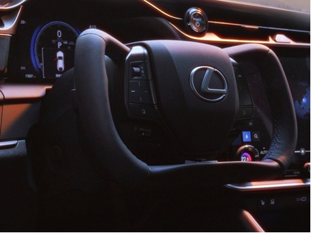 第62屆金馬獎星光大道再度選擇 LEXUS！華語影壇最耀眼的專屬座駕