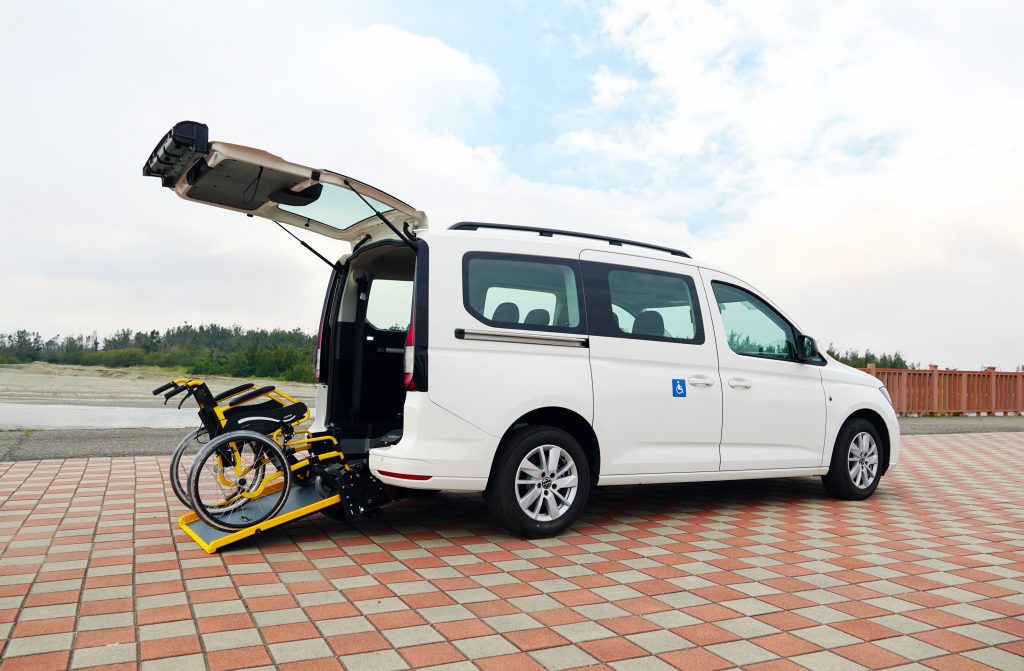 福斯商旅攜手改裝商推出 Caddy Maxi EasyLife 福祉車｜國際身心障礙者日正式亮相