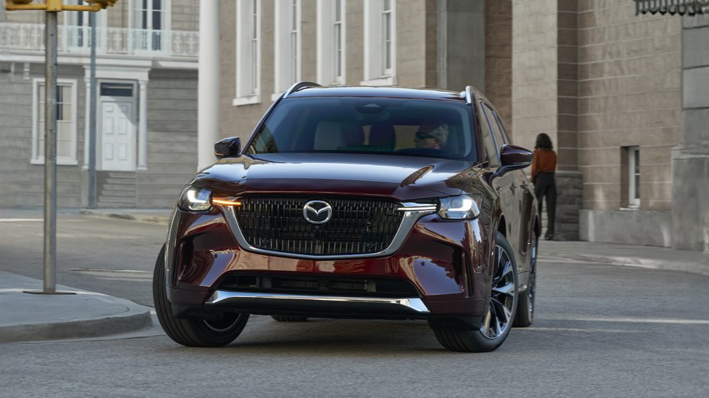 縱置後驅工藝展現旗艦駕馭｜12 月入主 MAZDA CX-60／CX-90 限時升級 7 年原廠保固