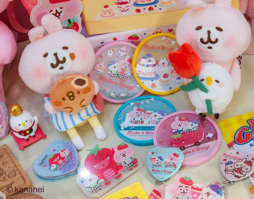 卡娜赫拉的小動物《莓果祭典》快閃店登場！草莓季六大打卡點＋近 80 款周邊萌翻環球新北中和