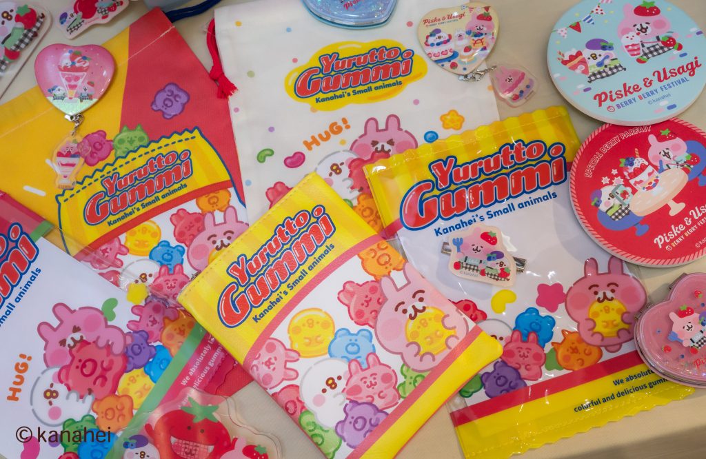 卡娜赫拉的小動物《莓果祭典》快閃店登場！草莓季六大打卡點＋近 80 款周邊萌翻環球新北中和