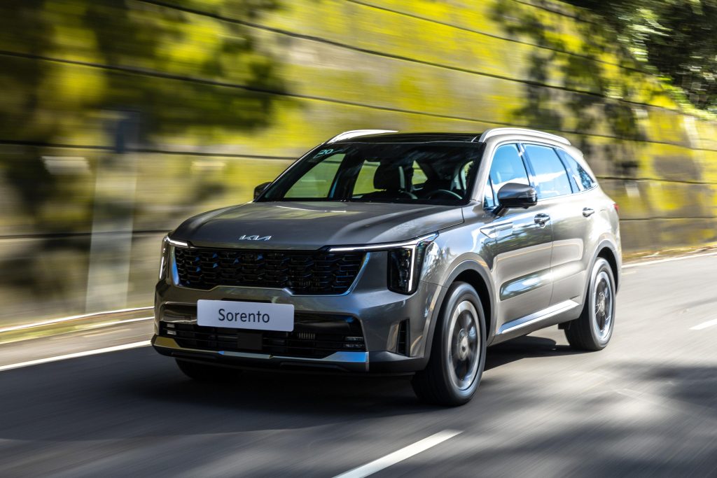 Kia 11 月銷售突破 9,500 台創新高｜限時「萬元入主」最高享 16 萬元禮遇＋冬季健檢同步登場